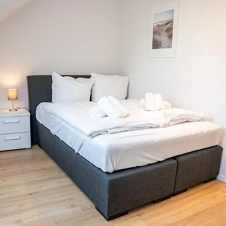 Ferienhaus-nordseeperle بيت للعطل بوتجادينغين
