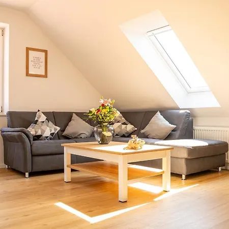 Ferienhaus-nordseeperle بيت للعطل بوتجادينغين